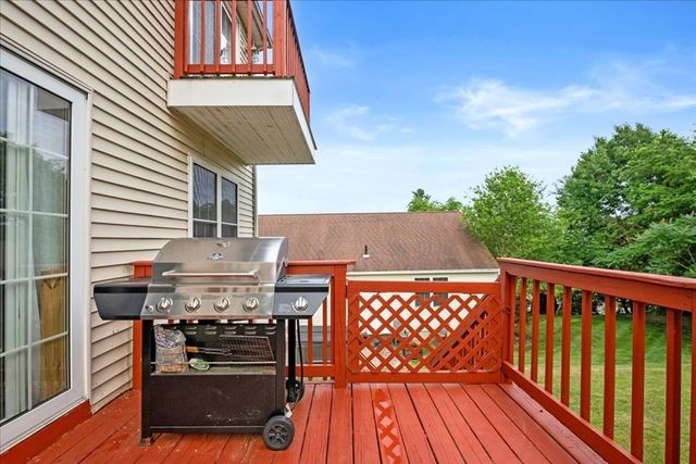 3 Navajo Rd, Worcester, MA 01606
