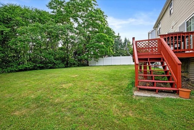 3 Navajo Rd, Worcester, MA 01606