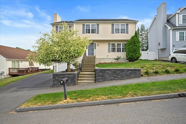3 Navajo Rd, Worcester, MA 01606
