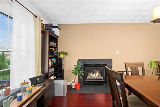 3 Navajo Rd, Worcester, MA 01606
