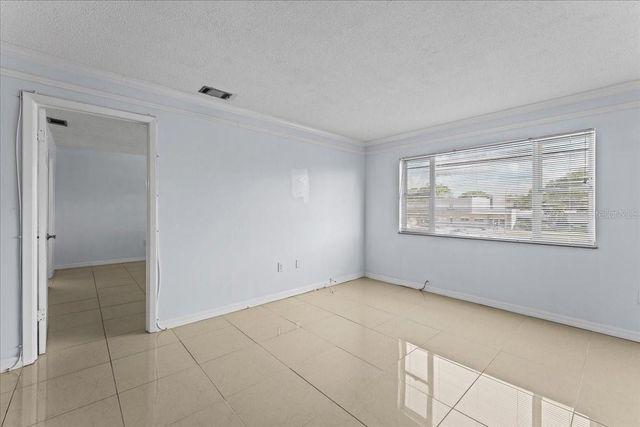 5357 81ST STREET N 18, St Petersburg, FL 33709