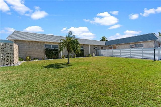 5357 81ST STREET N 18, St Petersburg, FL 33709