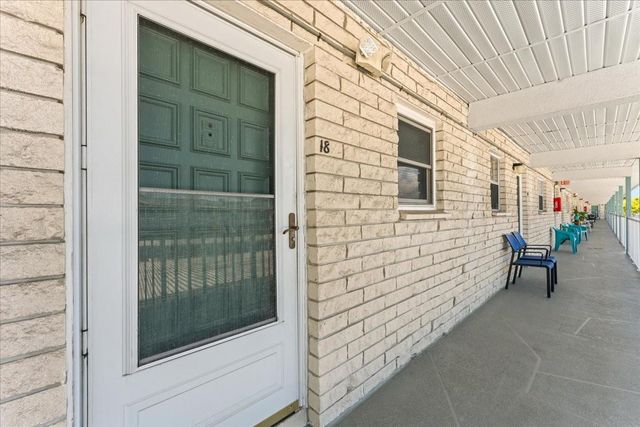 5357 81ST STREET N 18, St Petersburg, FL 33709
