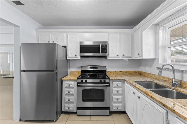 5357 81ST STREET N 18, St Petersburg, FL 33709