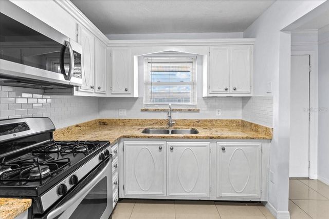 5357 81ST STREET N 18, St Petersburg, FL 33709