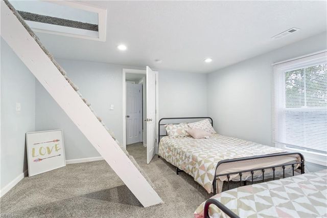 909 1st ST, Elizabeth City, NC 27909