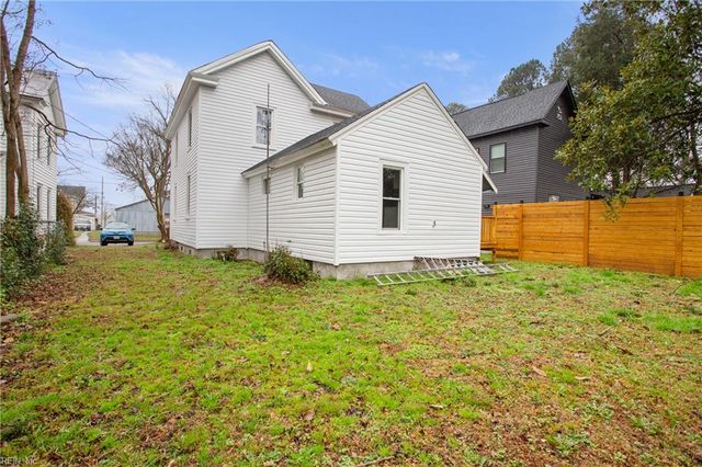 909 1st ST, Elizabeth City, NC 27909