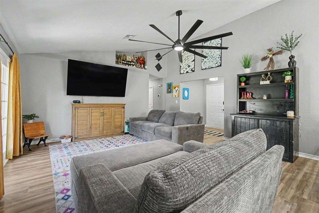 3916 SW Parkridge Blvd, Lawton, OK 73505