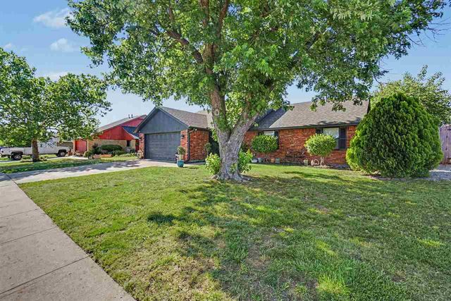 3916 SW Parkridge Blvd, Lawton, OK 73505