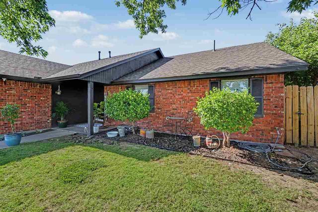 3916 SW Parkridge Blvd, Lawton, OK 73505