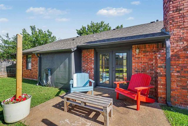 3916 SW Parkridge Blvd, Lawton, OK 73505