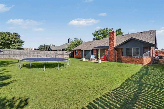 3916 SW Parkridge Blvd, Lawton, OK 73505