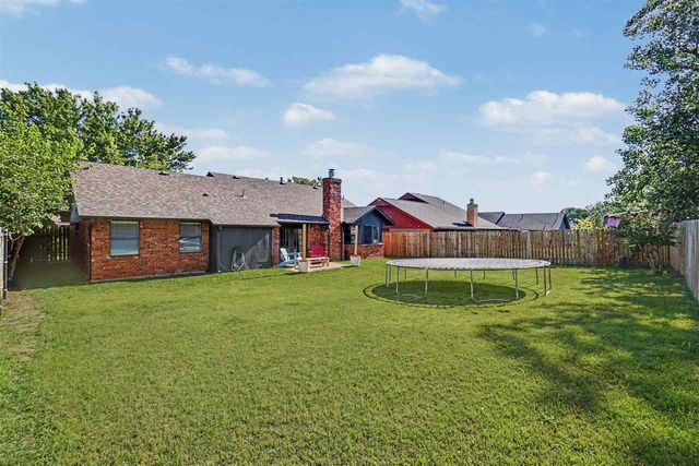 3916 SW Parkridge Blvd, Lawton, OK 73505