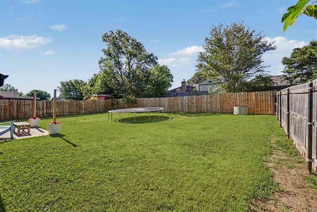 3916 SW Parkridge Blvd, Lawton, OK 73505