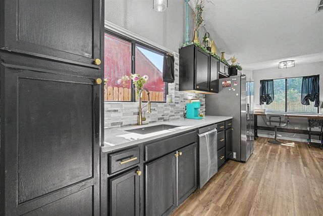 3916 SW Parkridge Blvd, Lawton, OK 73505