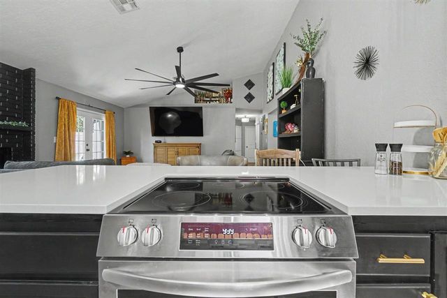 3916 SW Parkridge Blvd, Lawton, OK 73505
