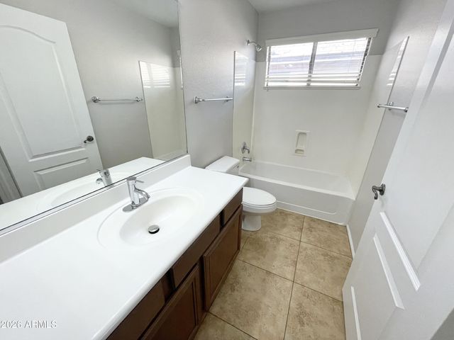 42495 W CHAMBERS Drive, Maricopa, AZ 85138