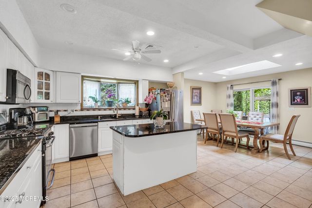 29 Woodrow Street, Oakhurst, NJ 07755