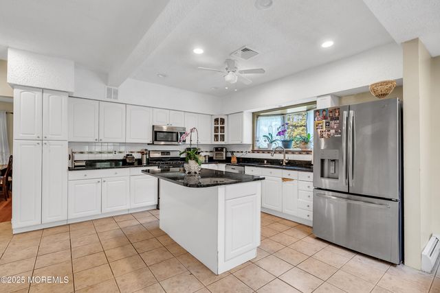 29 Woodrow Street, Oakhurst, NJ 07755
