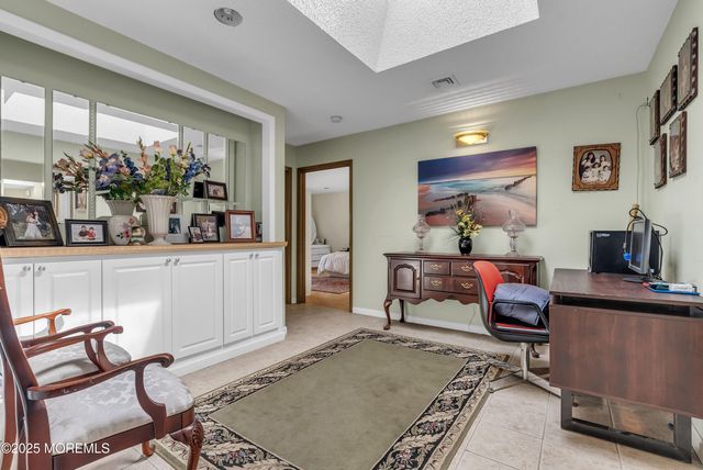 29 Woodrow Street, Oakhurst, NJ 07755