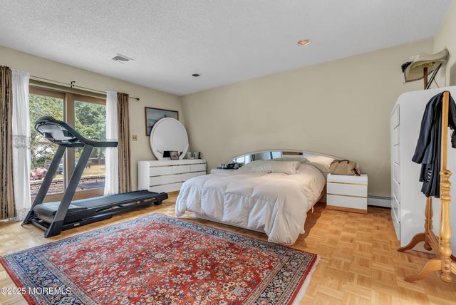 29 Woodrow Street, Oakhurst, NJ 07755