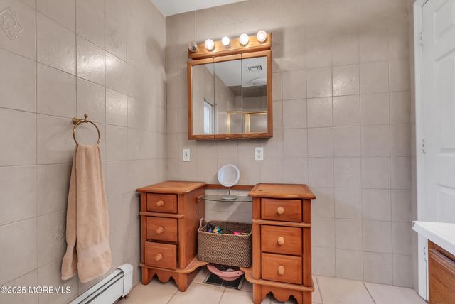 29 Woodrow Street, Oakhurst, NJ 07755
