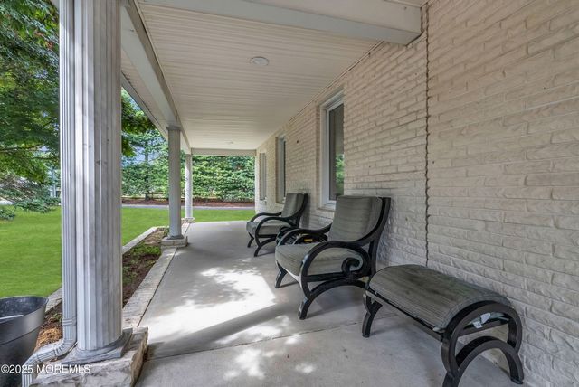 29 Woodrow Street, Oakhurst, NJ 07755
