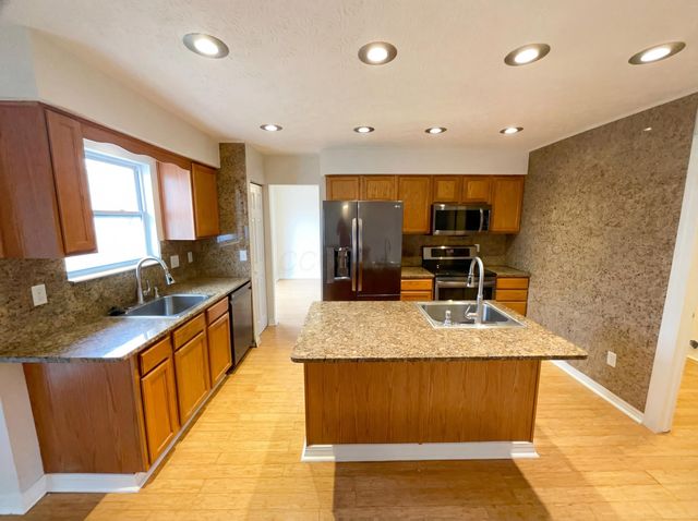 6906 Ellen Boat Lane, Canal Winchester, OH 43110