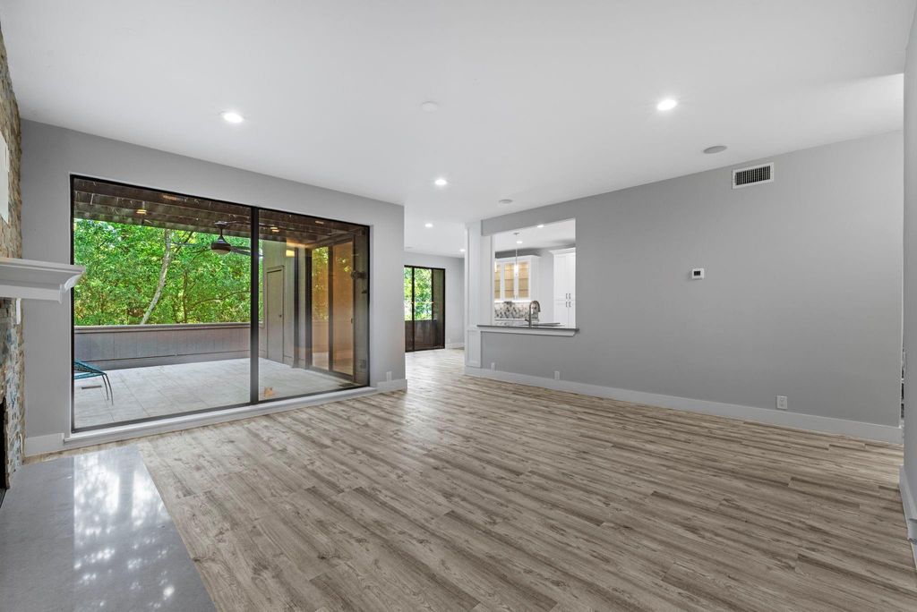 282 Litchfield Lane, Houston, TX 77024
