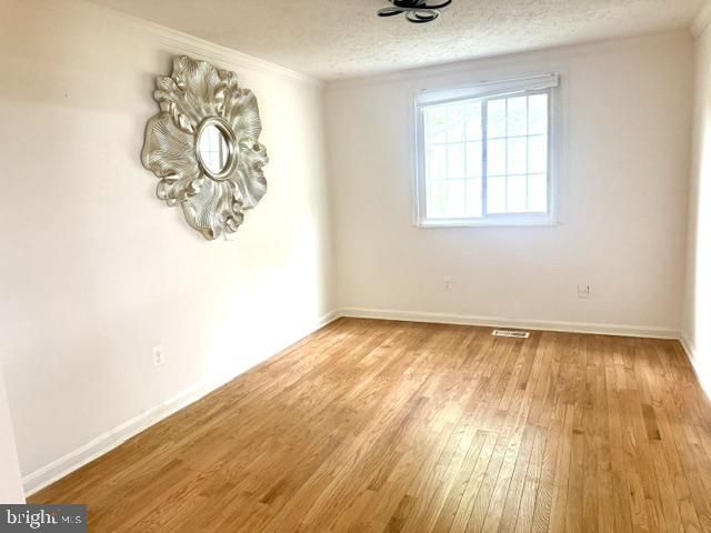 9409 STARLIT PONDS DR, Fairfax, VA 22032