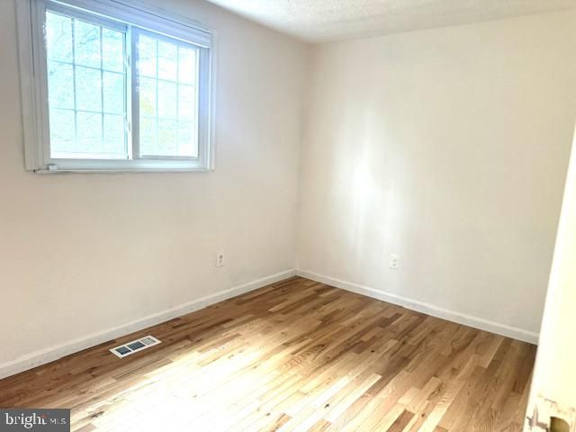 9409 STARLIT PONDS DR, Fairfax, VA 22032