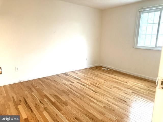 9409 STARLIT PONDS DR, Fairfax, VA 22032