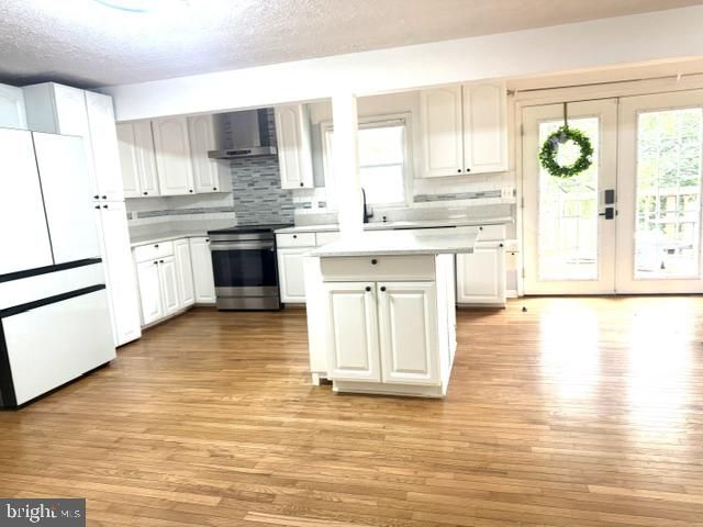 9409 STARLIT PONDS DR, Fairfax, VA 22032