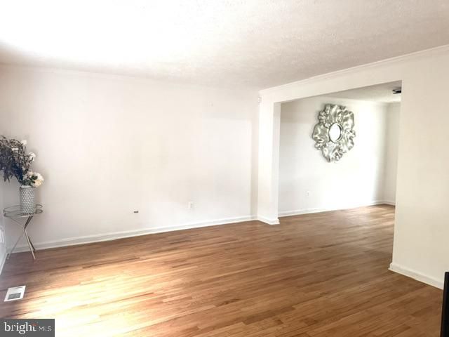 9409 STARLIT PONDS DR, Fairfax, VA 22032
