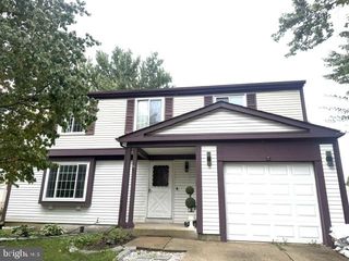 9409 STARLIT PONDS DR, Fairfax, VA 22032