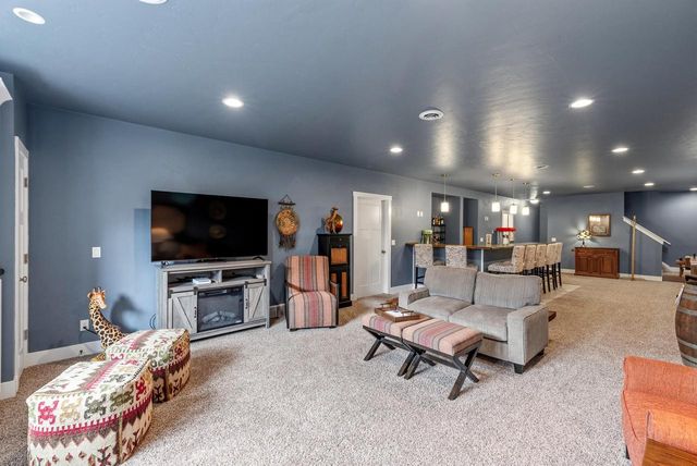 6735 Lone Oak DRIVE, Sheboygan, WI 53081