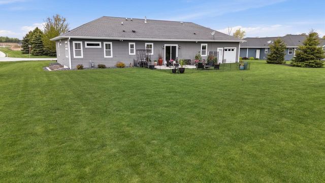 6735 Lone Oak DRIVE, Sheboygan, WI 53081