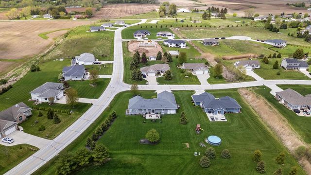 6735 Lone Oak DRIVE, Sheboygan, WI 53081
