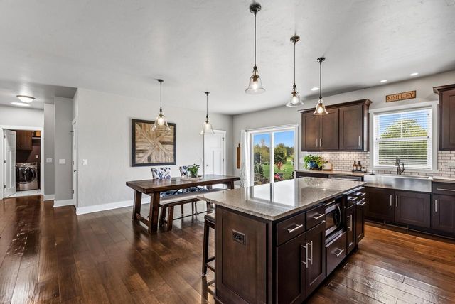 6735 Lone Oak DRIVE, Sheboygan, WI 53081