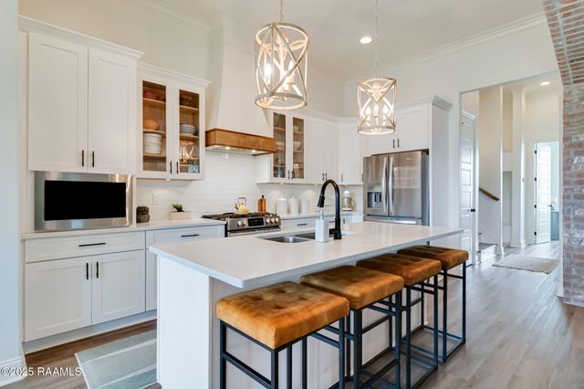 138 Cape Town Avenue, Youngsville, LA 70592