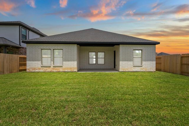 208 Rose Laurel Drive, Alvin, TX 77511
