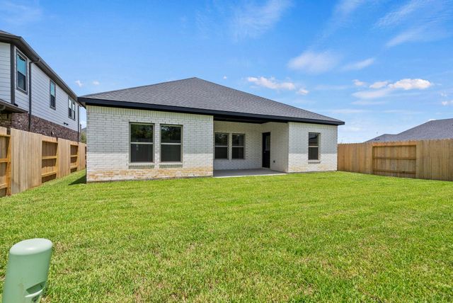 208 Rose Laurel Drive, Alvin, TX 77511