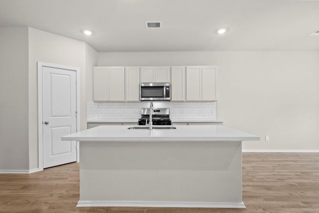 208 Rose Laurel Drive, Alvin, TX 77511