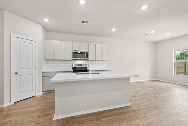 208 Rose Laurel Drive, Alvin, TX 77511