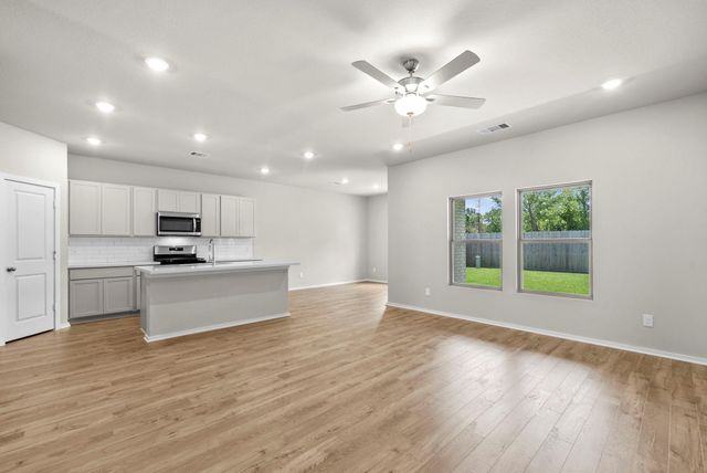 208 Rose Laurel Drive, Alvin, TX 77511