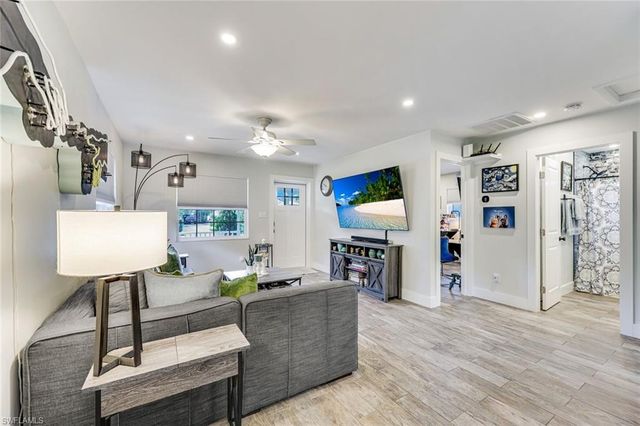 2385 Sunset AVE, Naples, FL 34112