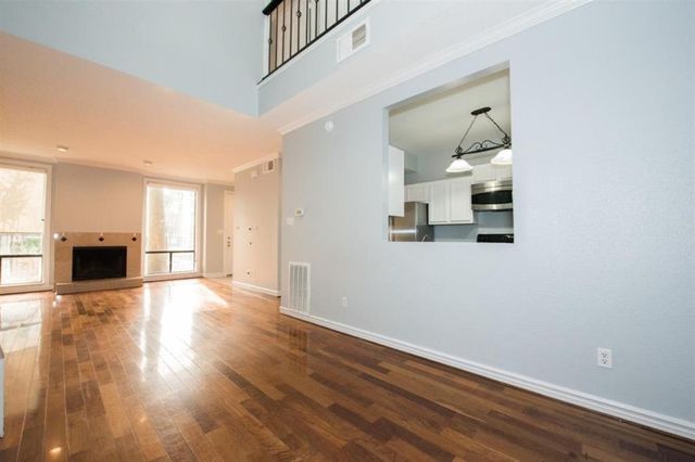 1112 Bering Drive 61, Houston, TX 77057