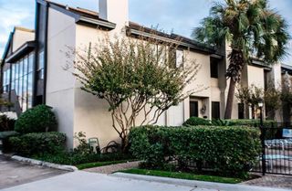 1112 Bering Drive 61, Houston, TX 77057
