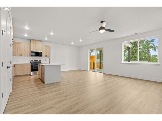 16105 BARLOW TRAIL Ln, Oregon City, OR 97045