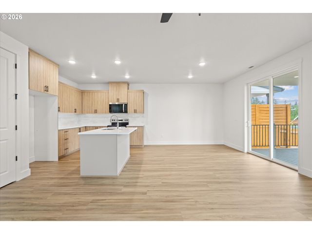 16105 BARLOW TRAIL Ln, Oregon City, OR 97045